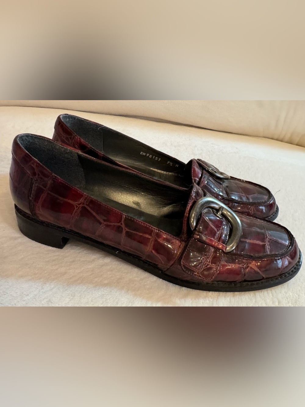 Stuart Weitzman Loafers Flats Burgundy Croc Patent Leather Buckle Size 9.5N